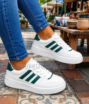 Adidas Sneakers za Classic - Mpya Kabisa