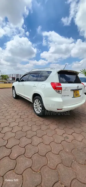 Toyota Vanguard 2010 - Ina Viti 7