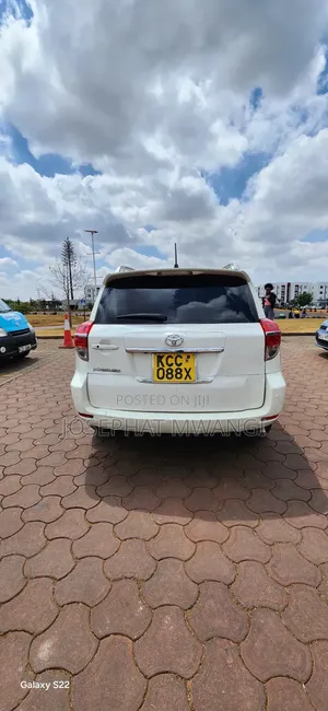 Toyota Vanguard 2010 - 7 Seater