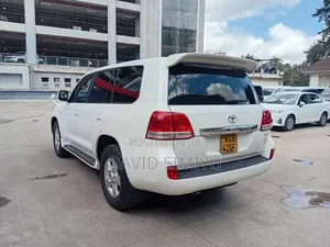 Toyota Land Cruiser V8 2015