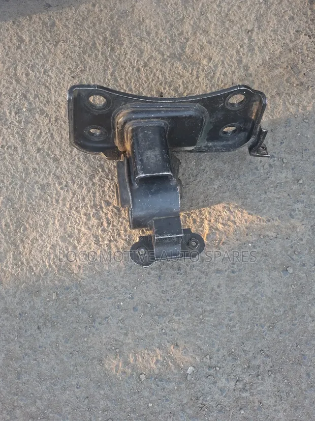 Toyota Vanguard/RAV4/Auris Gearbox Mount - 1