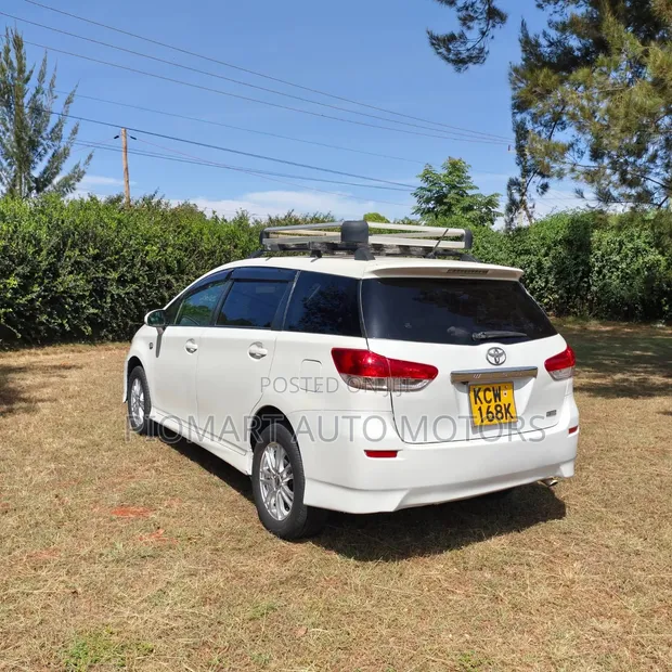 Toyota Wish 2013 White - 1