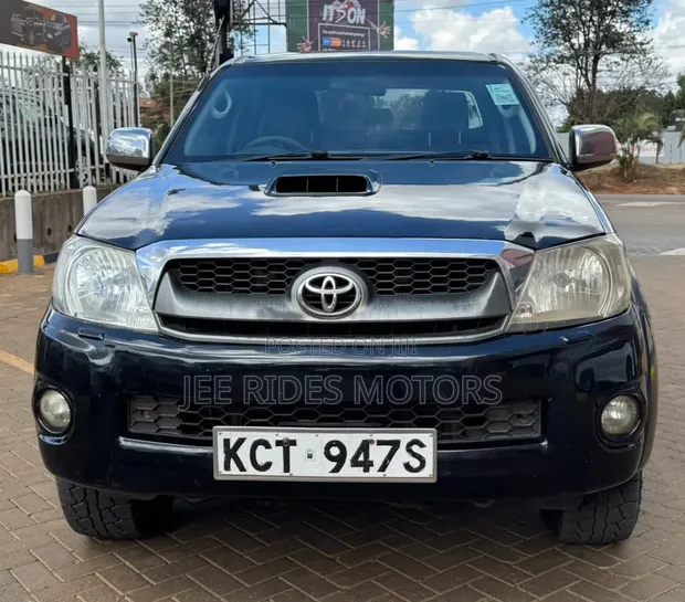 Toyota Hilux Invincible 2012 - 1