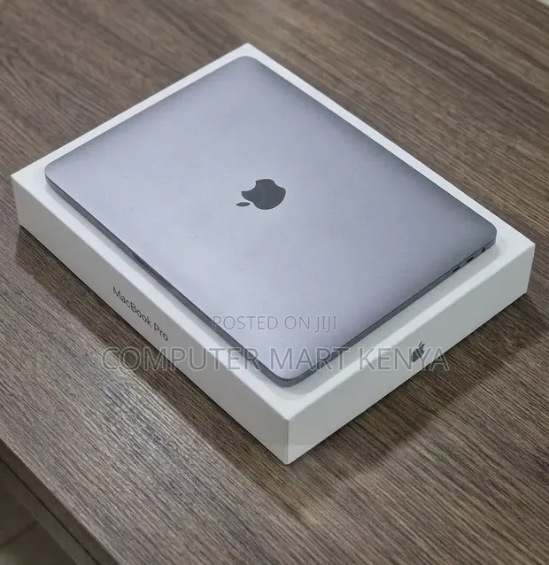 Apple MacBook Pro 2018 13" Intel Core i7 16GB RAM 256GB SSD - 1