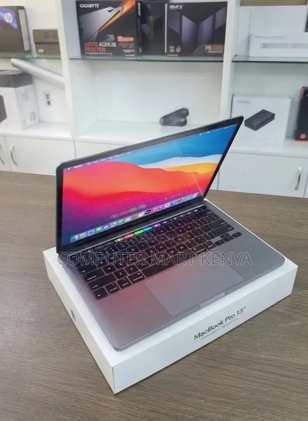 Apple MacBook Pro 2018 13" 8GB RAM Intel Core i5 256GB SSD - 1
