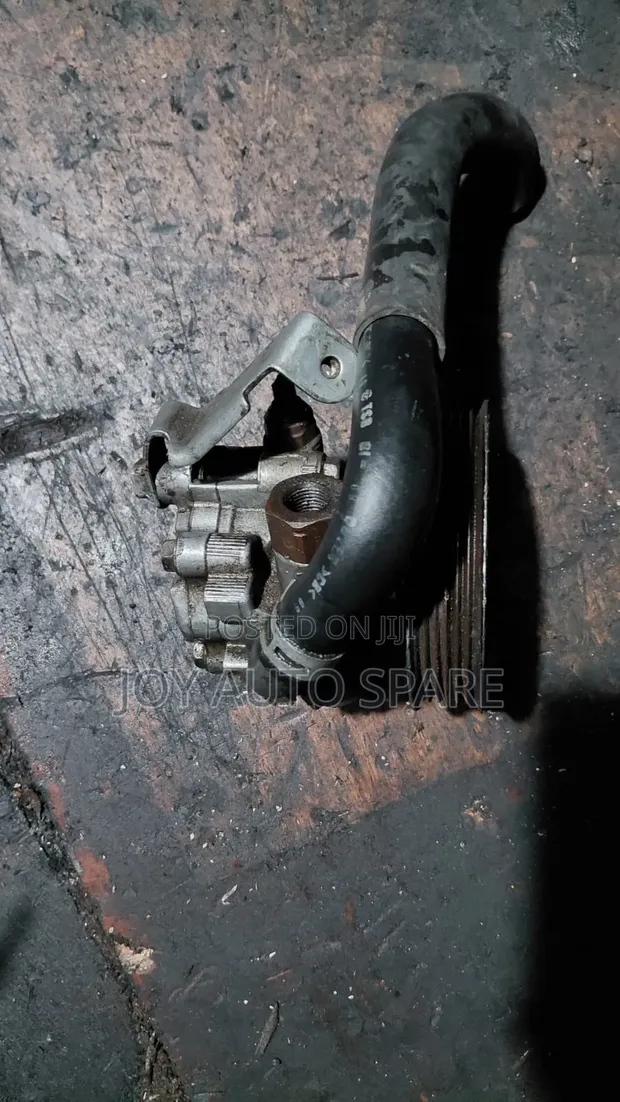 Toyota Premio 240 1ZZ Power Steering Pump - 1