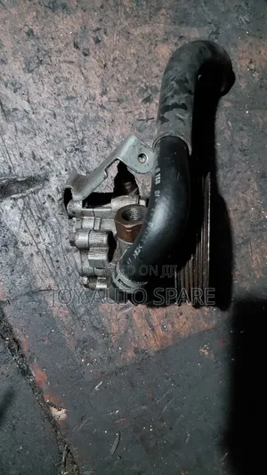 Toyota Premio 240 1ZZ Power Steering Pump