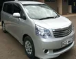 Toyota Noah 2013 Silver - 4