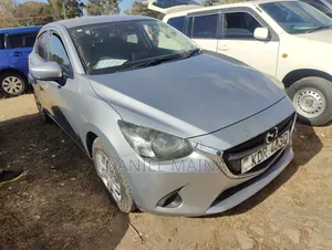 Mazda Demio 2018 Nyeusi