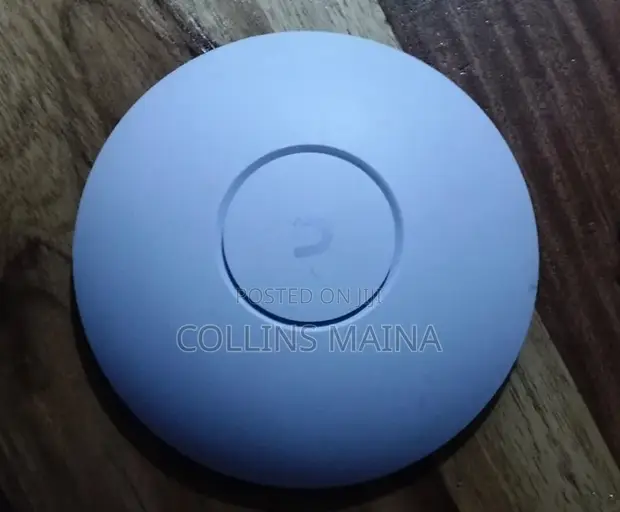 Ubiquiti UniFi U7 Long-Range WiFi 7 Access Point - 1