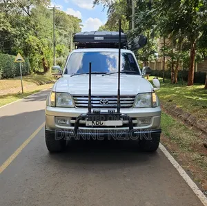 Toyota Land Cruiser Prado 2001 Nyeupe