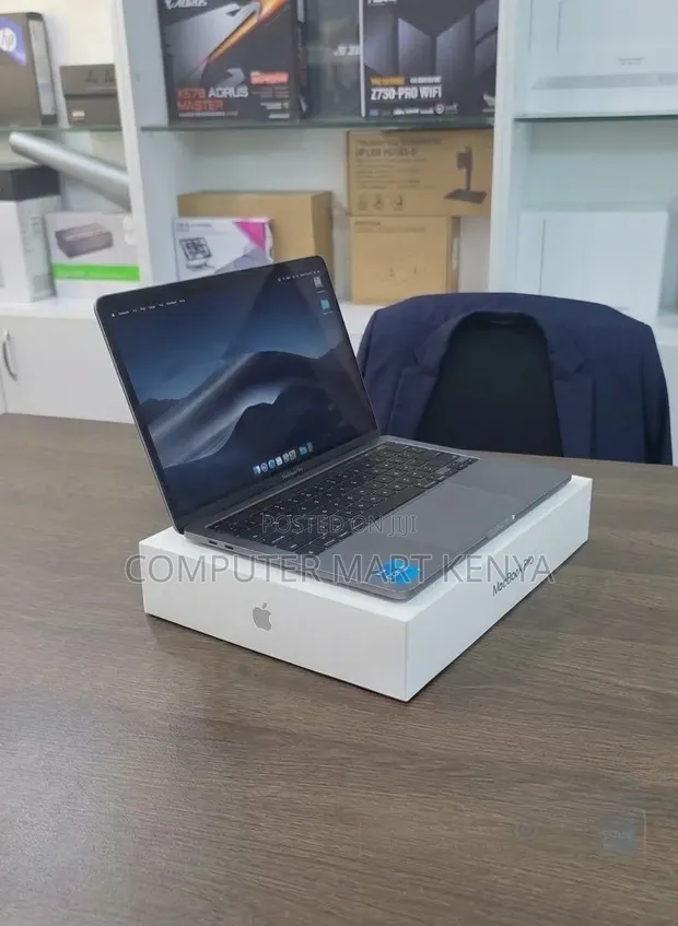 Apple MacBook Air 2020 13" Intel Core i5 8GB RAM 512GB SSD - 1