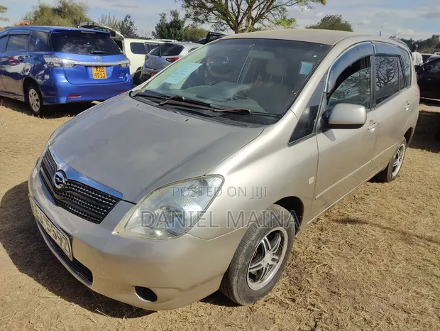 Toyota Corolla Spacio 2004 Beige - 1