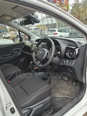 Toyota Vitz 2019 Rangi ya L Pearl