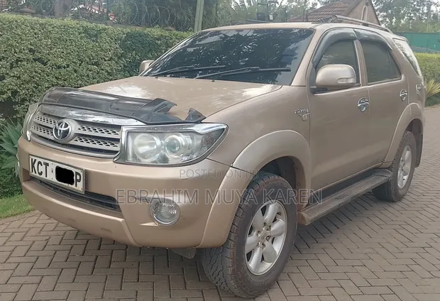 Toyota Fortuner 2.7 AWD 2014 Gold - 1