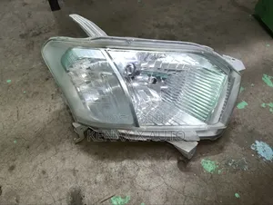 Taa za Mbele za Toyota Probox Shape Mpya