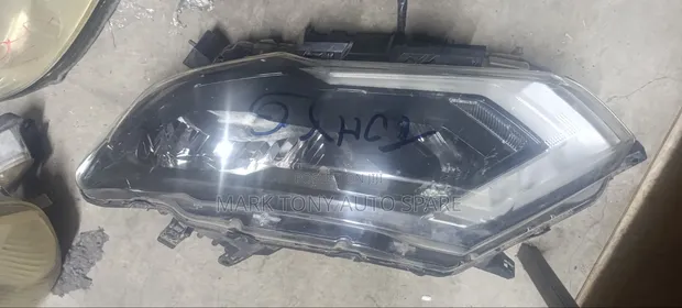 Nissan X-Trail 2018 Headlights (Non-Xenon, Ex-Japan) - 1