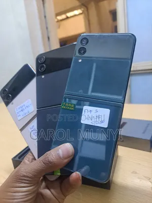 Samsung Galaxy Z Flip3 5G 256GB Refurbished
