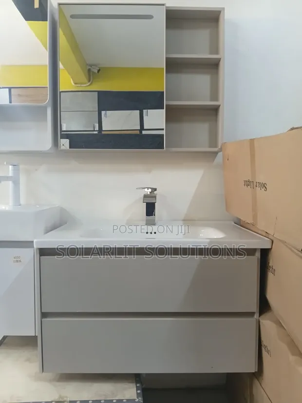 Seti ya Kisasa ya Vanity ya Bafuni na Sink ya Keramik & Kabati - 1