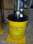 K-Max Italy 40L Air Grease Lubricator - 2