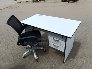 Dawati la Ofisi na Kiti cha Mesh Kipya
