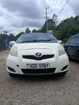 Toyota Vitz 2008 Nyeupe - 1