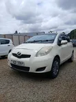 Toyota Vitz 2008 Nyeupe - 2