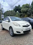 Toyota Vitz 2008 Nyeupe - 3