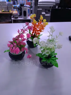 Mmea Bandia wa Kupamba Nyumba na Pot Ndogo
