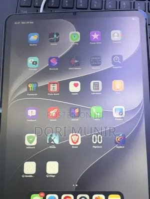 Apple iPad Air (2022) 64GB Nyeusi