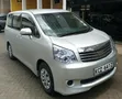 Toyota Noah 2013 Nyeusi - 3