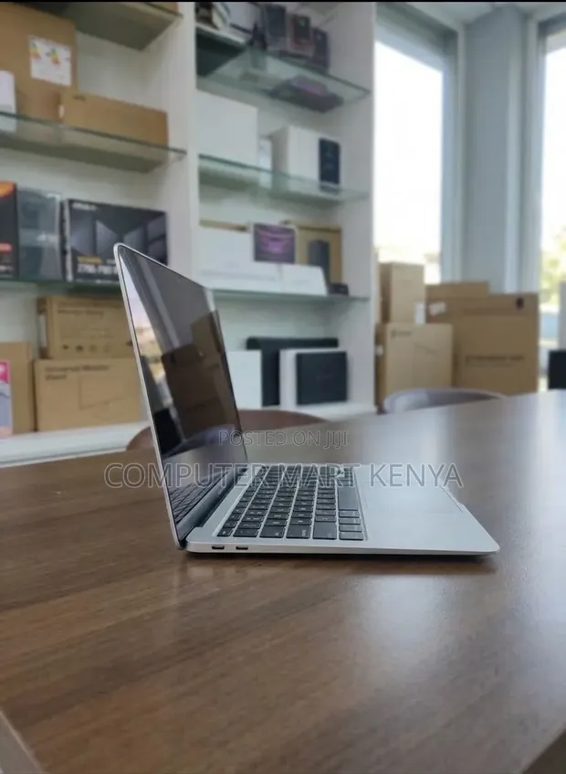Apple MacBook Air 2019 8GB RAM 256GB SSD - 1