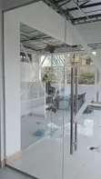 Frameless Office Partitioning - 3