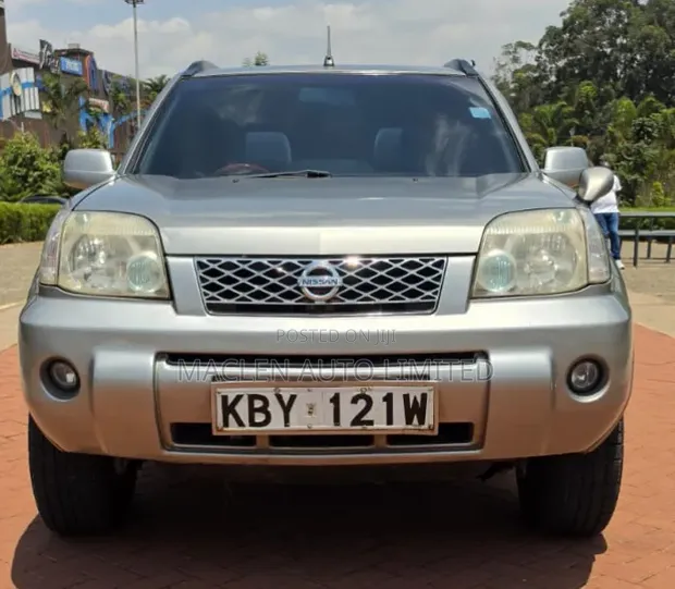 Nissan X-Trail 2007 Silver - 1