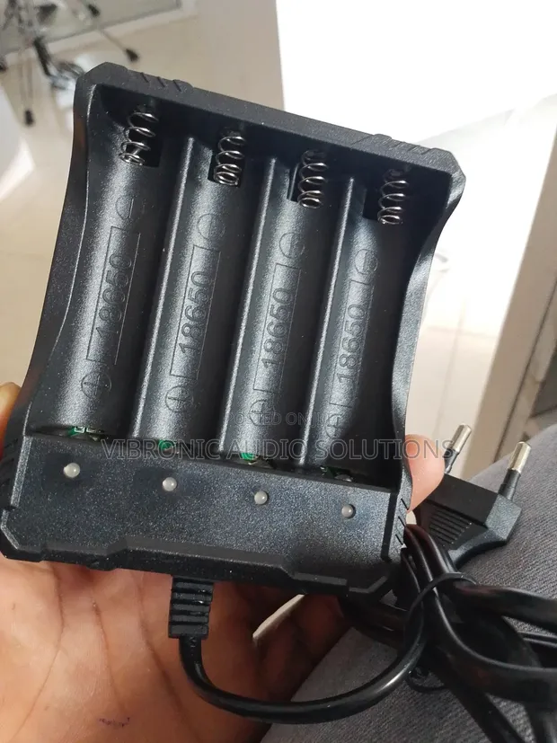 GE 18650 Lithium Battery Charger - 1