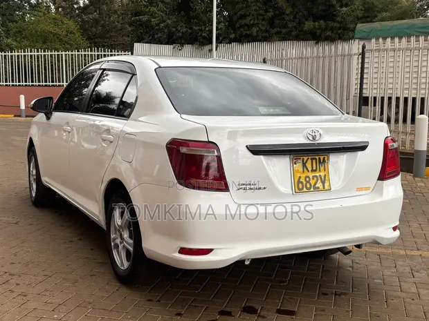 Toyota Axio 2016 Nyeupe - 1