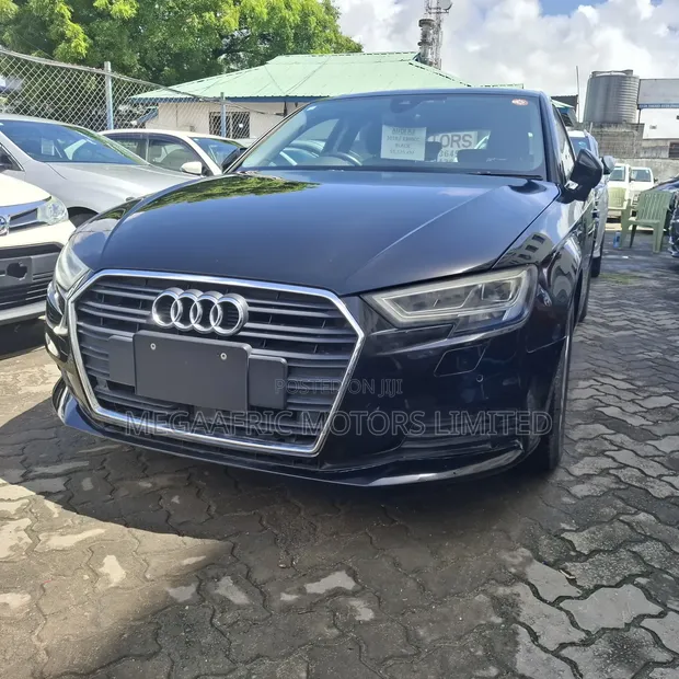 Audi A3 2.0T Tech Premium FWD 2018 Nyeusi - 1