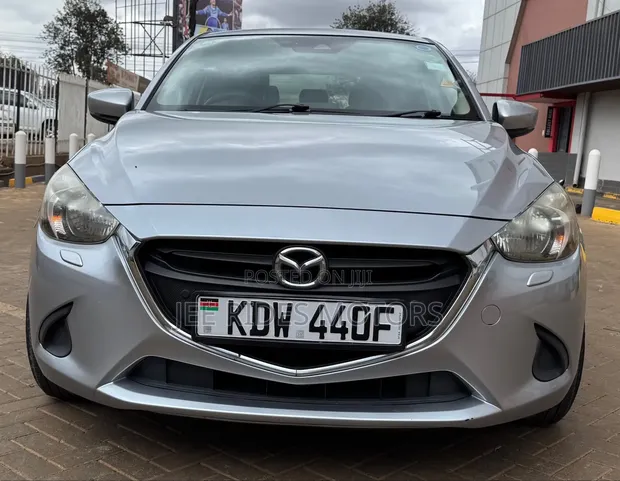 Mazda Demio 2018 Silver - 1