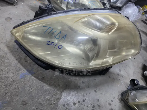 Nissan Tiida 2008-2010 Headlights (Non-Xenon) - 1