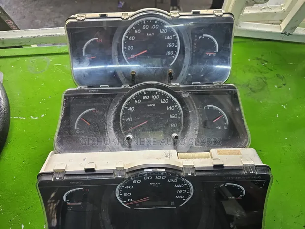 Sehemu ya Ndani ya Toyota Hiace 7L & 9L O'clock - 1