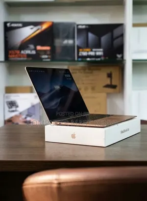 Apple MacBook Air 2018 16GB RAM, 512GB SSD - Dhahabu
