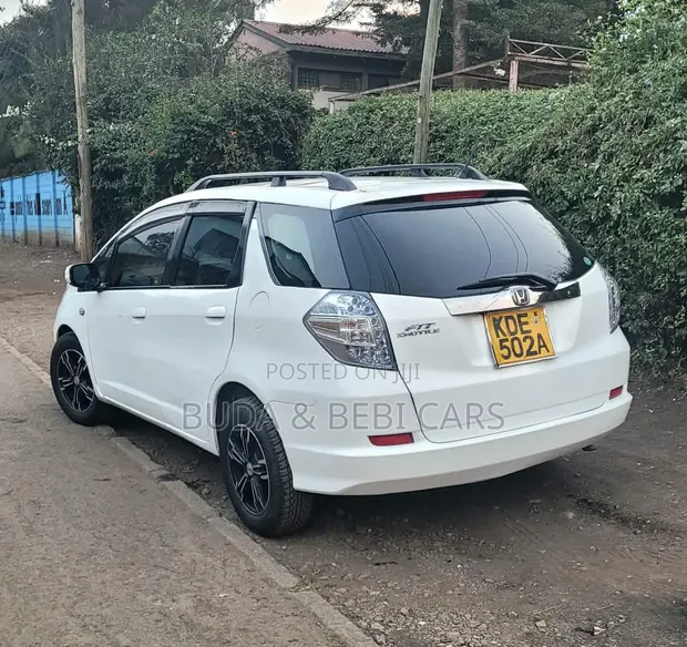 Honda Fit Shuttle 1.5 2WD 2014 Nyeupe - 1