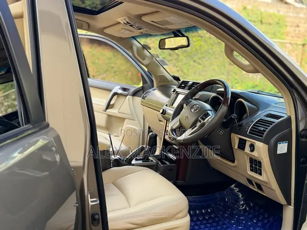 Toyota Land Cruiser Prado TZ-G 2015 - 1