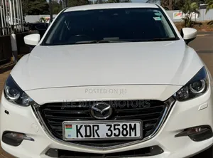 Mazda Axela 2017 Nyeupe