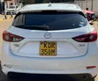 Mazda Axela 2017 Nyeupe - 2