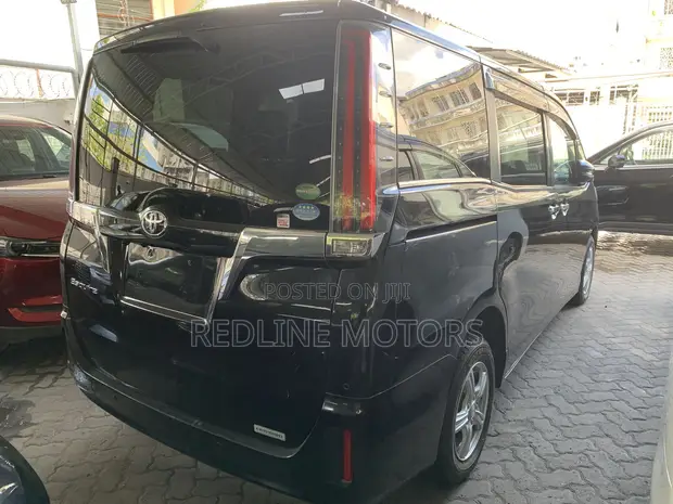 Toyota Esquire 2.0 FWD (7 Seater) 2019 Black - 1