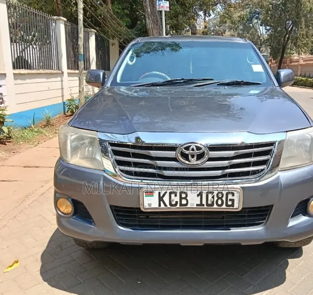 Toyota Hilux 2014 Double Cabin - 1