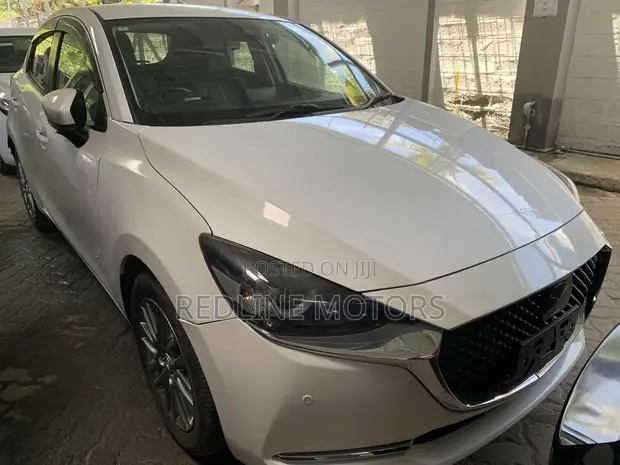 Mazda 2 2019 Nyeupe - 1