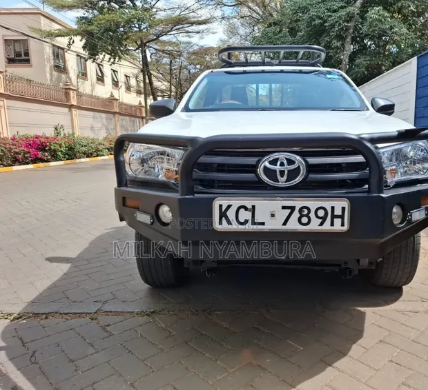 Toyota Hilux Single Cabin 2017 - 1