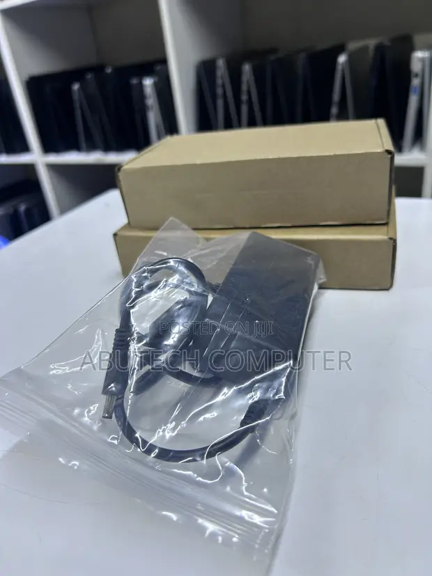 Dell Small Pin Adapter - 1
